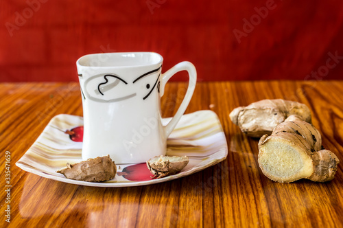 Cuadros en Lienzo Ginger Tea Adrak Chai Spiced Indian Tea