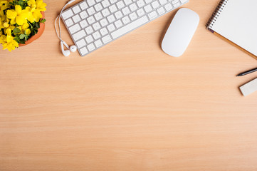 Espacio de trabajo, teclado y mouse