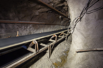 Poster - Conveyor gallery ore in underground mine