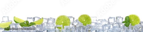 Fotomural Ice cubes, mint and limes on white background. Banner design