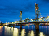 Fototapeta Londyn - Hawthorne Bridge, Portland, Oregon