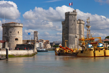 La Rochelle, Tours du vieux Port