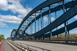 Fototapeta Mosty linowy / wiszący - Autobahn-, Rad- und Fußgängerbrücke über die Elbe in Hamburg