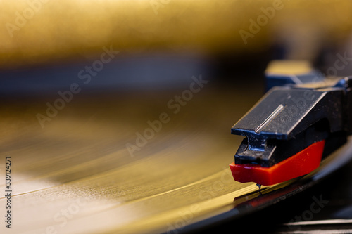 Dekoracja na wymiar  gramofon-z-plyta-plyta-winylowa-najlepsza-muzyka-odtwarzacz-muzyki-nostalgiczny-sprzet