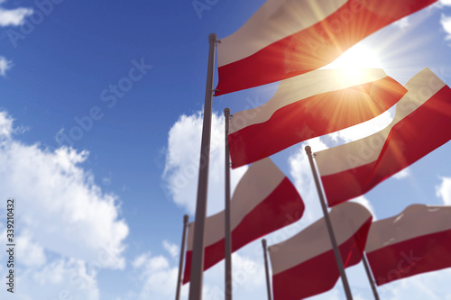Dekoracja na wymiar  polska-flaga-powiewa-na-wietrze-na-tle-blekitnego-nieba-renderowanie-3d