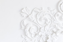Beautiful Ornate White Decorative Plaster Moldings In Studio.