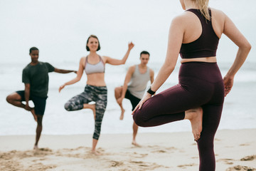 Canvas Print - Yoga class by the beach