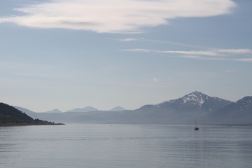 Wall Mural - lake and mountains