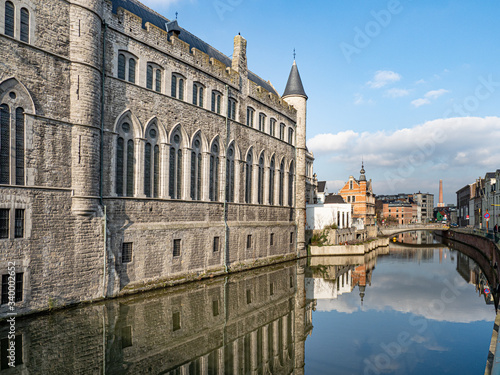 Photographie guild houses of Ghent by the canal