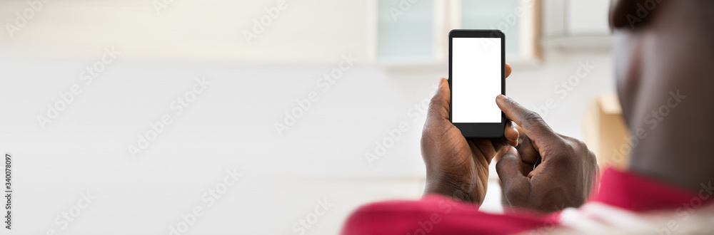 African Man Using Cellphone - obrazy, fototapety, plakaty 