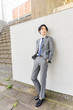 © HML - オフィスカジュアル 若い男性 ポートレート