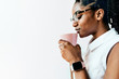 © rawpixel.com - Black businesswoman having coffee