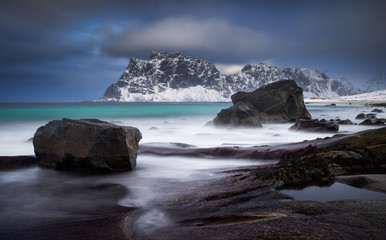 Wall Mural - uttakleiv big rocks
