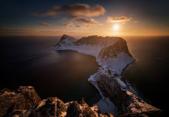 Wall Mural - vaeroy ridge sunset