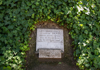 Wall Mural - Temporary tomb of the poet Dante Alighieri in Ravenna. Inscription: 