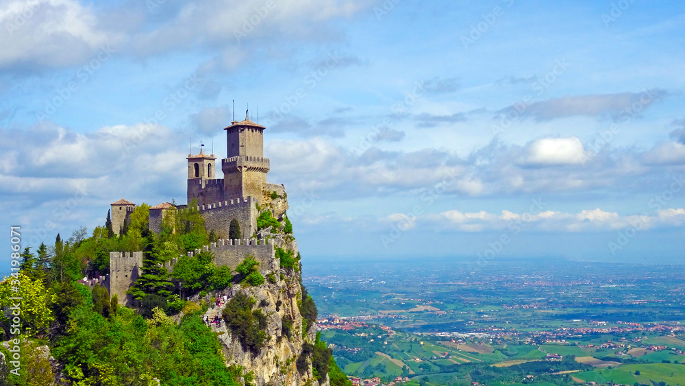 Obraz na płótnie San Marino Castle w salonie