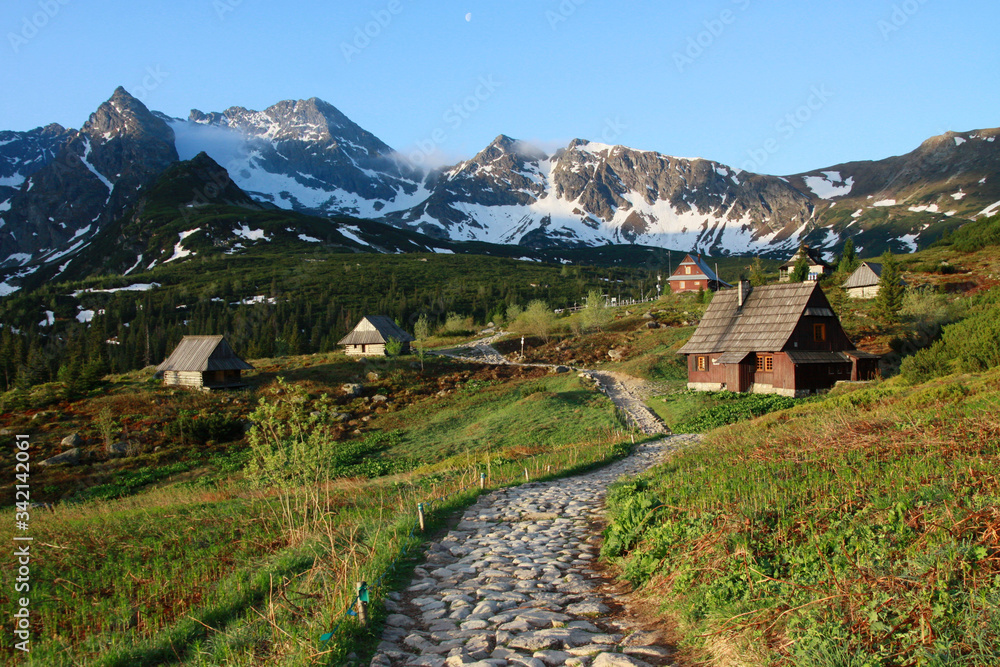 Spring in the Tatra Mountains (Gasienicowa Valley), Poland - obrazy, fototapety, plakaty 