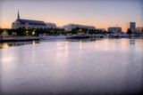 Fototapeta Londyn - premier rayon du soleil sur l'Erdre une rivière de Nantes