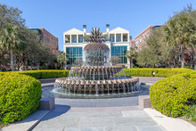 Charleston, South Carolina, USA - February 28, 2020: Pineapple Fountain At The Waterfront Park In Charleston, South Carolina, USA. Pineapple Fountain Is A Focal Point In The Park. 