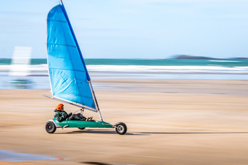 char à voile sur la plage de Penthièvre