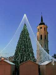 Poster - Christmas tree with decoration and Xmas stalls on Cathedral Square