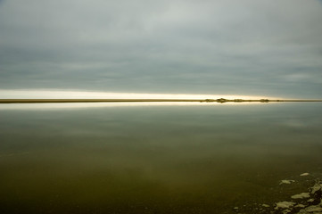 Wall Mural - horizon over quiet water