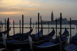 © stadelpeter - Venedig mit Gondeln zumSonnenaufgang