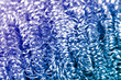 Stahlwolle in Nahaufnahme und blauem Licht