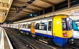 Fototapeta Londyn - Commuter train at London Euston station