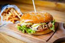 pulled pork burger with french frise