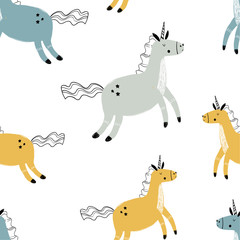  Vector hand-drawn colored childish seamless repeating simple flat pattern with unicorns in Scandinavian style on a white background. Cute baby animals. Pattern for kids with unicorns. Magic.
