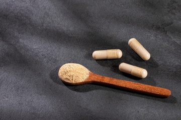 Poster - Lepidium meyenii - Maca tablets and powder