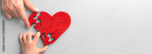 Fotografía The concept of charity, love, donate and helping hand
