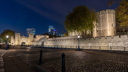 Wall Mural - London Castle by night