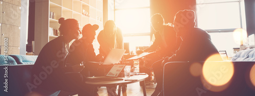 Fotomural Silhouette of startup business team