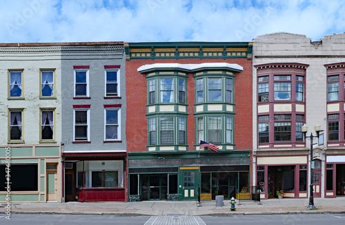 Fotografía Main street USA old fashioned small town shops and facades