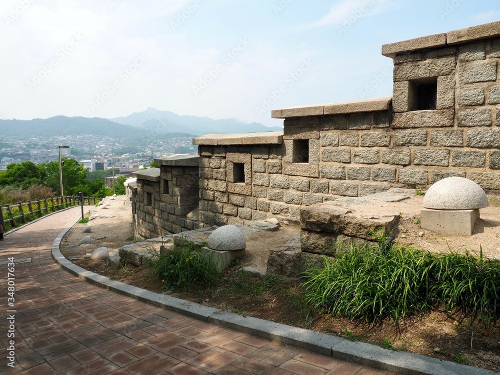 한국의 전통 건축물 성벽, 성곽 스톡 사진 | Adobe Stock