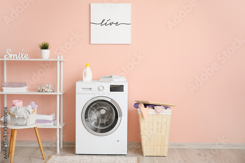 Photographie Interior of modern home laundry room