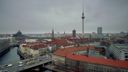 Fototapete - Panoramic aerial view of Berlin: Spree river, museum island, alexanderplatz and tv tower, Germany