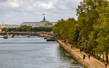 Wall Mural - view of the seine river in paris