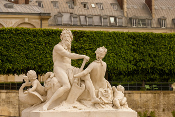 Wall Mural - statue in the park