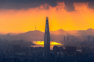 Fototapete - Beautiful cityscape and sunset at Seoul in South Korea.