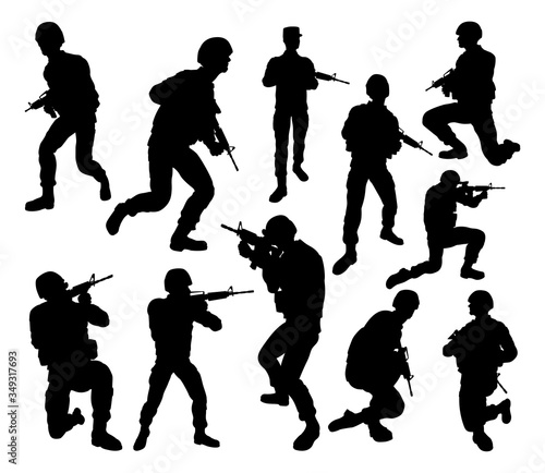 Silhouette military armed f...