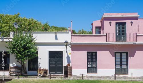 Cuadros en Lienzo Colonia del Sacramento, Uruguay, March 2 2019: Street of sights in the city Colo