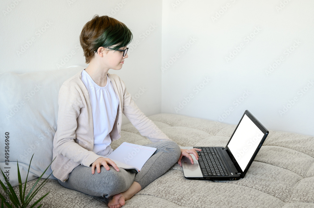 Teen Schoolgirl Pictures Teen Schoolgirl Pictures