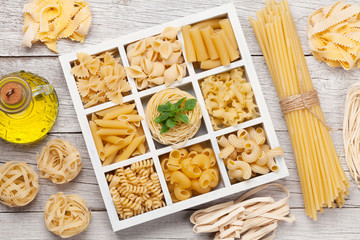 Poster - Various pasta in wooden box