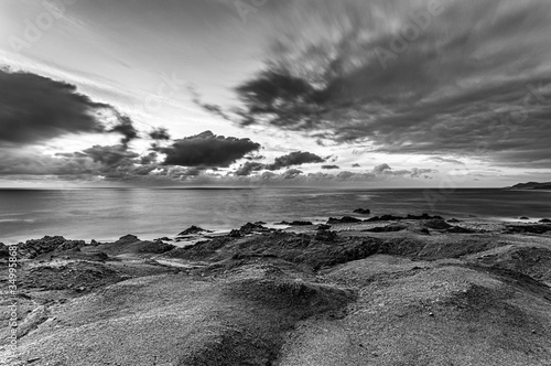 Fotomural Atardecer en blanco y negro sobre el Pacífico mexicano