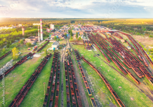 Cuadros en Lienzo Aerial view of freight trains