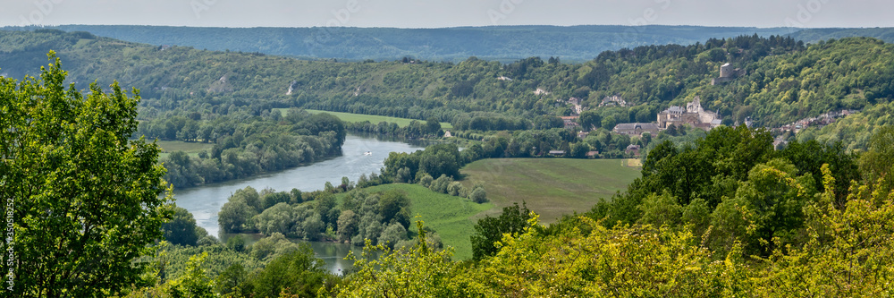 Panorama of a loop of the river Seine and the castle of La Roche Guyon in Vexin regional national park, Val d'Oise, Ile de France near Paris - obrazy, fototapety, plakaty 