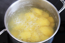 Gotowanie Ziemniaków.